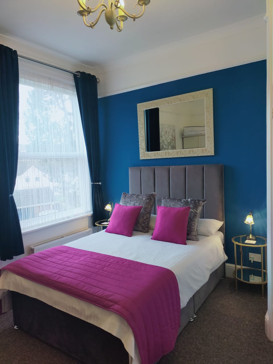 Iron/ironing board, free WiFi, bed sheets