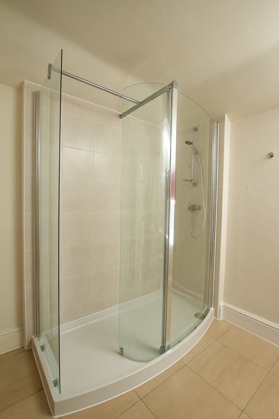 Super king bed (ensuite showers) Countryside view | Bathroom