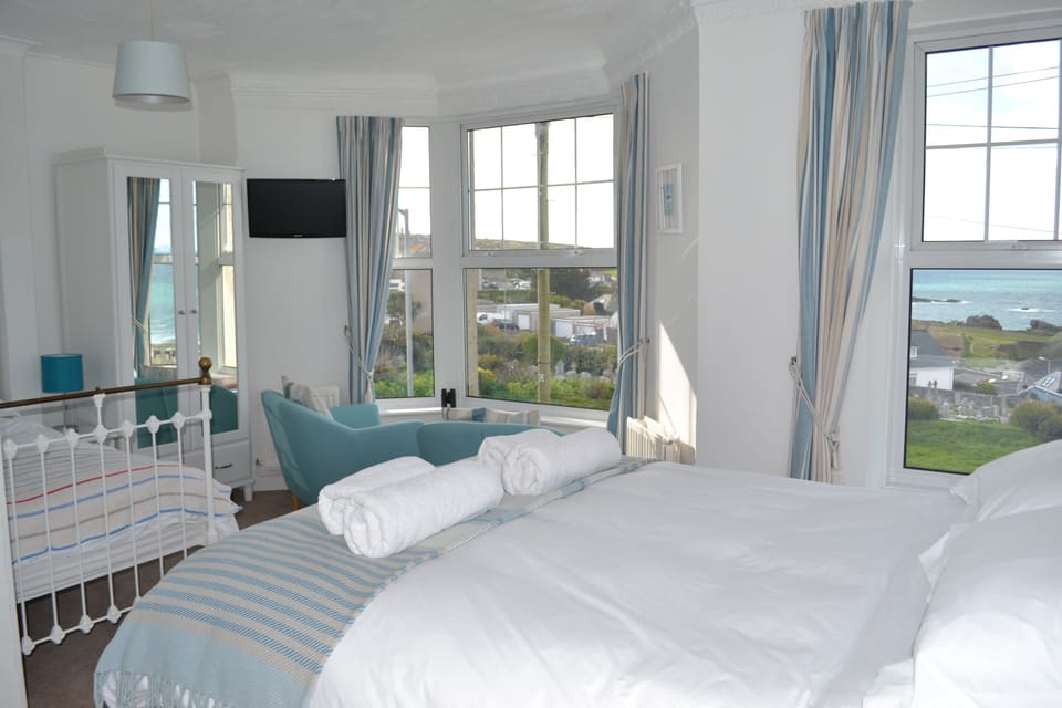 Suite, Ensuite, Sea View (Double Occupancy)