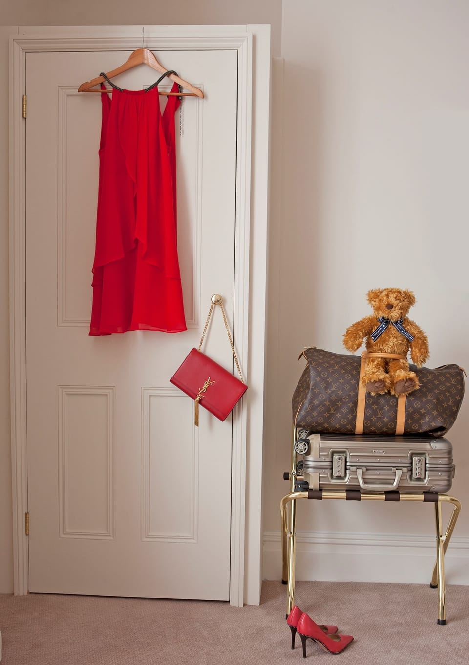 Premium bedding, in-room safe, desk, iron/ironing board