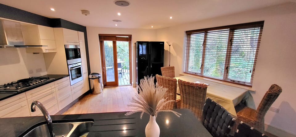 Deluxe Cabin | Private kitchen | Coffee/tea maker