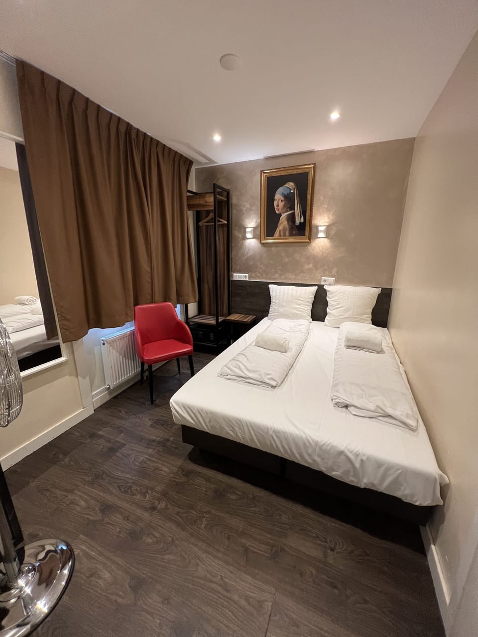 Double Room | In-room safe, free WiFi, bed sheets