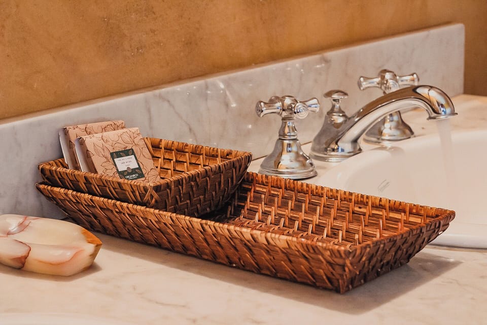 Superior Room, 1 King Bed | Room amenity
