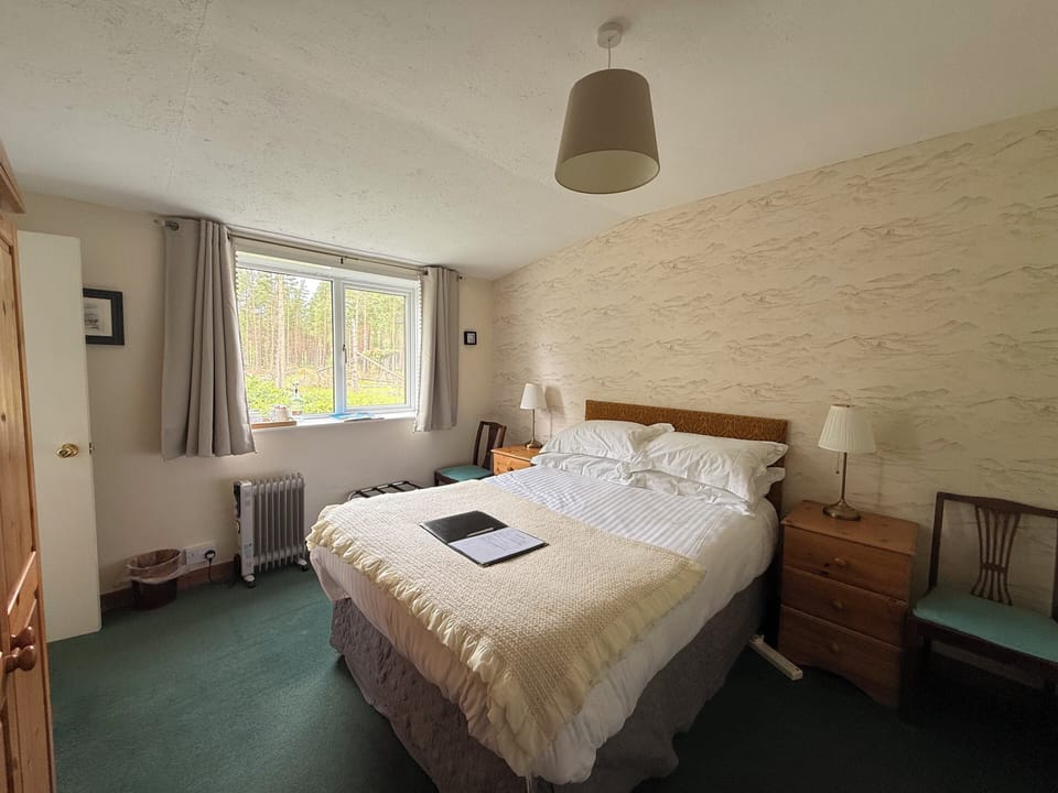 Double Room, Bathtub (Room 5) | Blackout drapes, iron/ironing board (on request), bed sheets