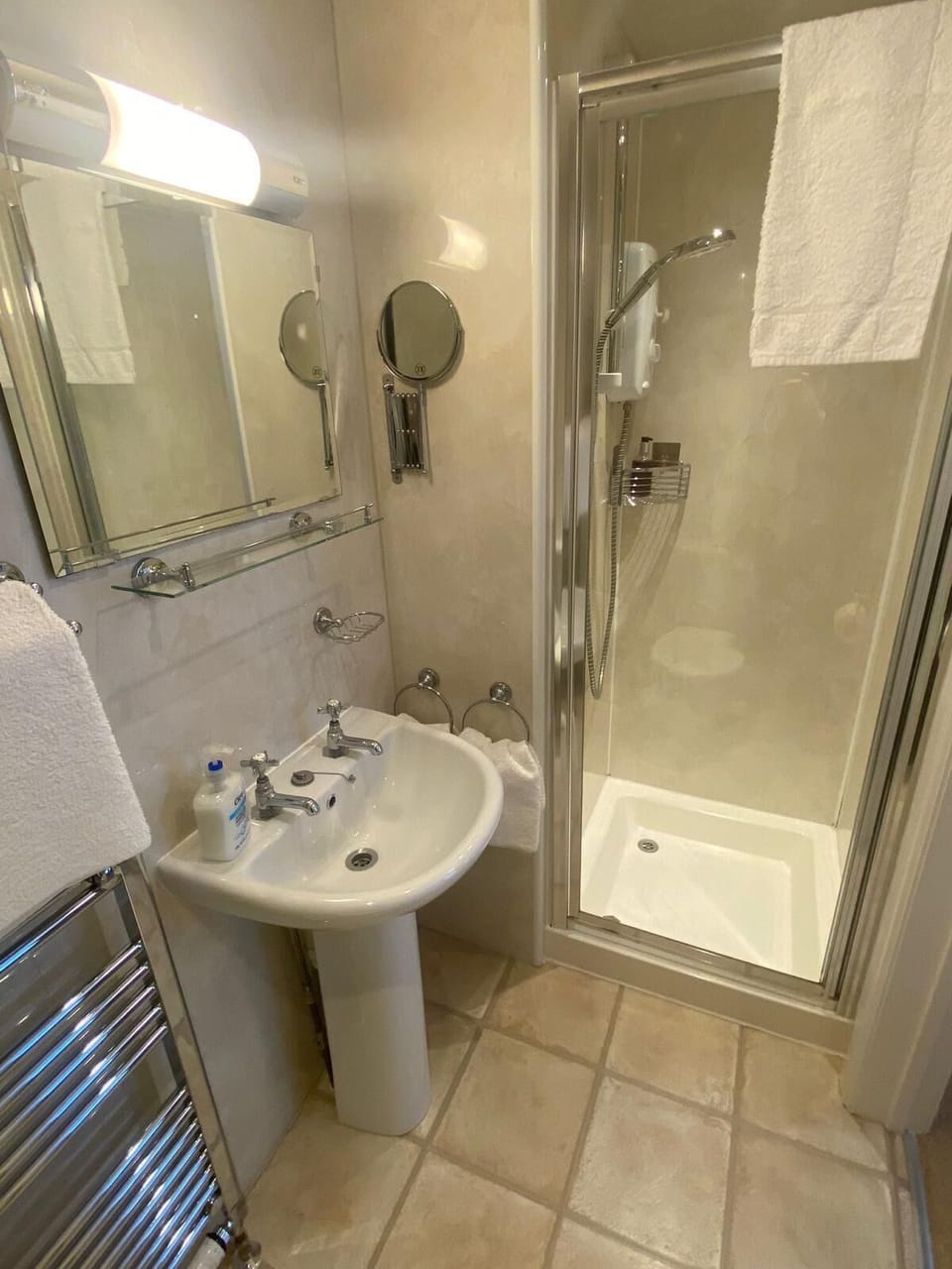 Comfort Twin Room, Ensuite, Courtyard View | Bathroom