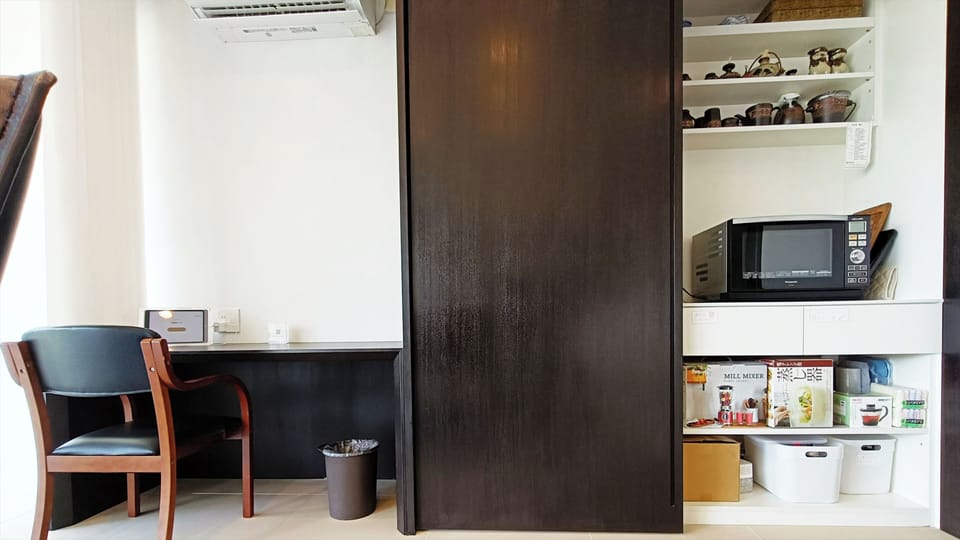 Holiday Home | Living area | 55-inch flat-screen TV with digital channels, Netflix, Hulu