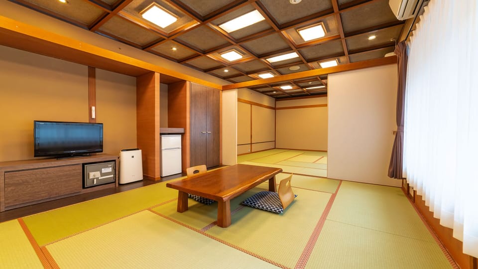 Standard Japanese-Style-Room with 27 Tatami mats - Shared Bathroom - Non-Smoking | In-room safe, blackout drapes, bed sheets
