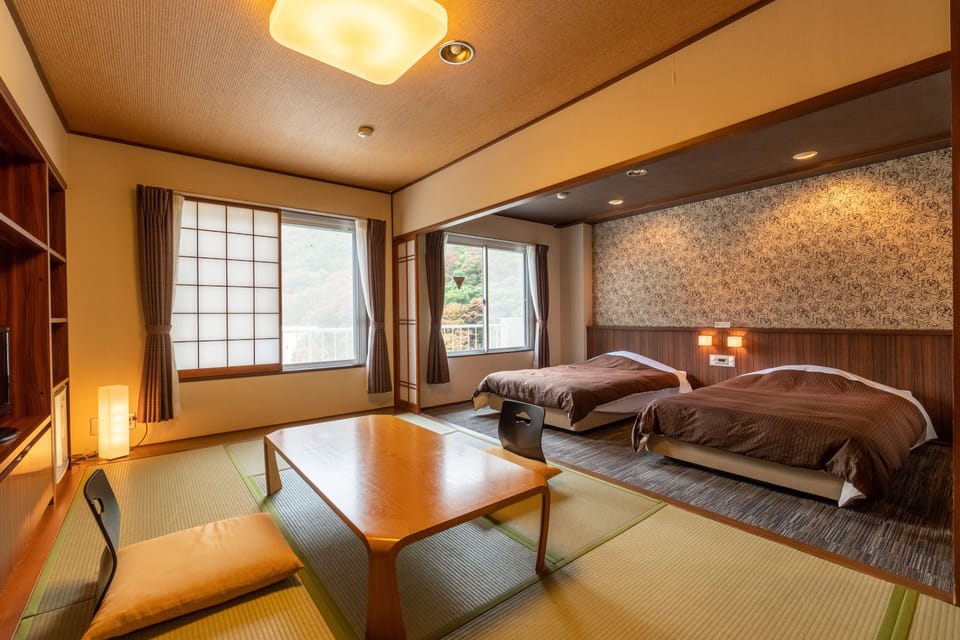 In-room safe, bed sheets