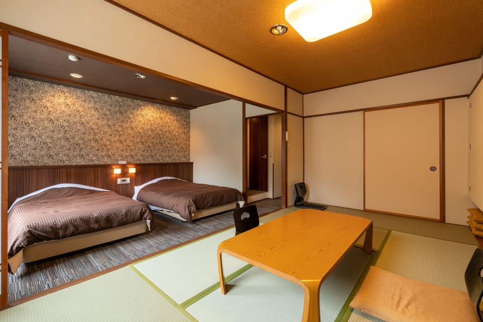 In-room safe, bed sheets