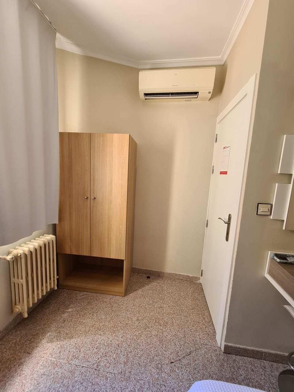 Double Room | Desk, free WiFi, bed sheets