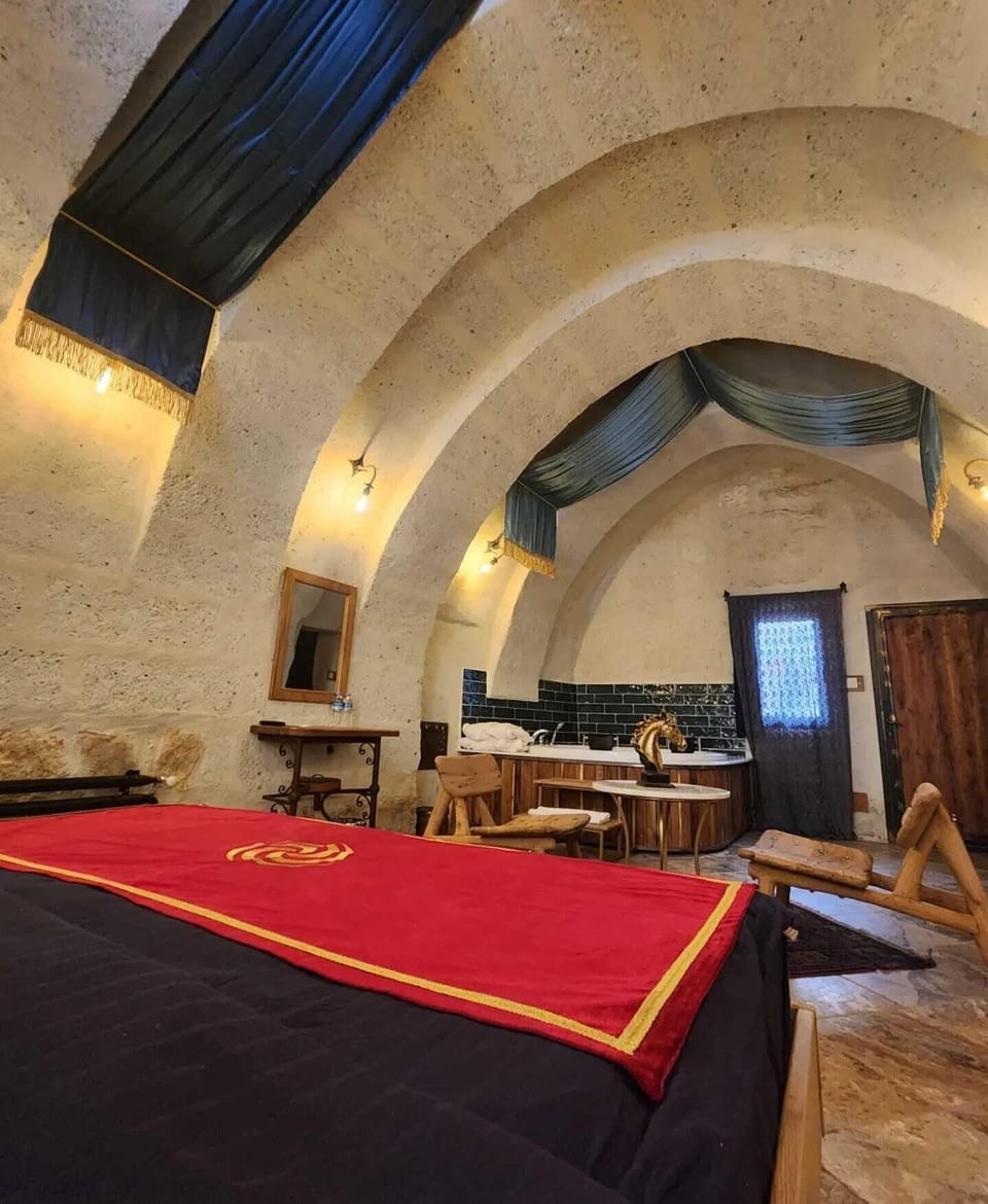 Deluxe Room | Desk, soundproofing, free WiFi