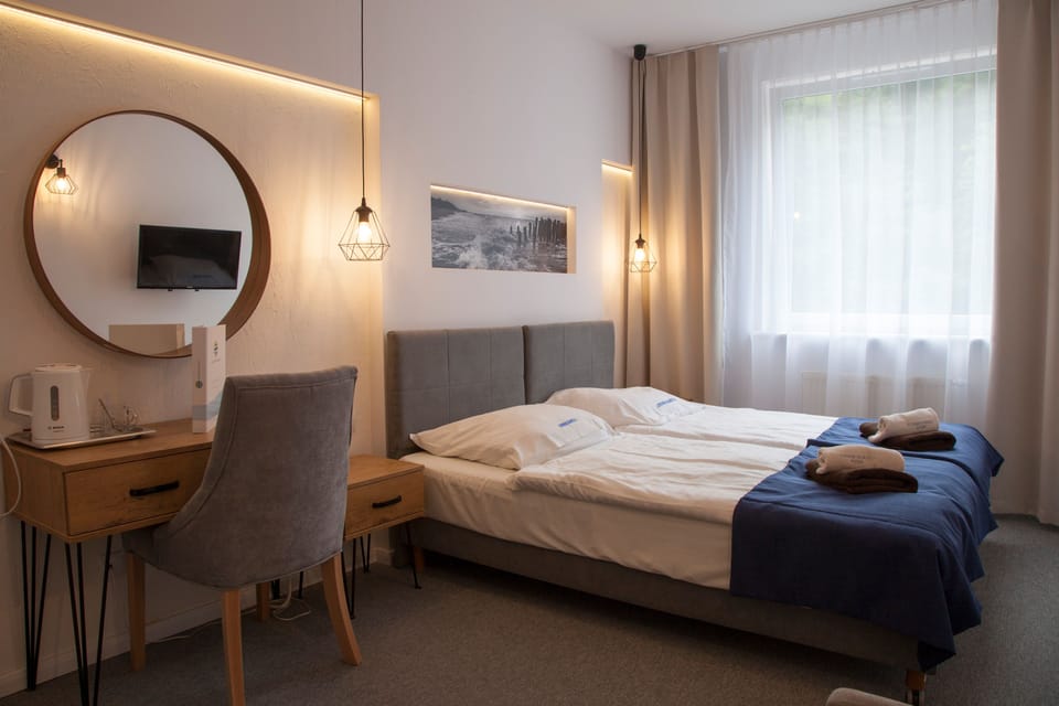 Twin Room | Desk, iron/ironing board, free WiFi, bed sheets