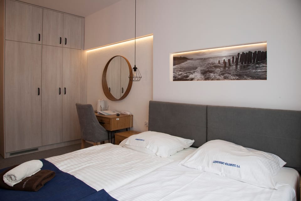 Twin Room | Desk, iron/ironing board, free WiFi, bed sheets