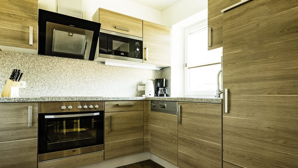 Comfort Apartment, 3 Bedrooms | Private kitchen | Coffee/tea maker, fridge, microwave, stovetop