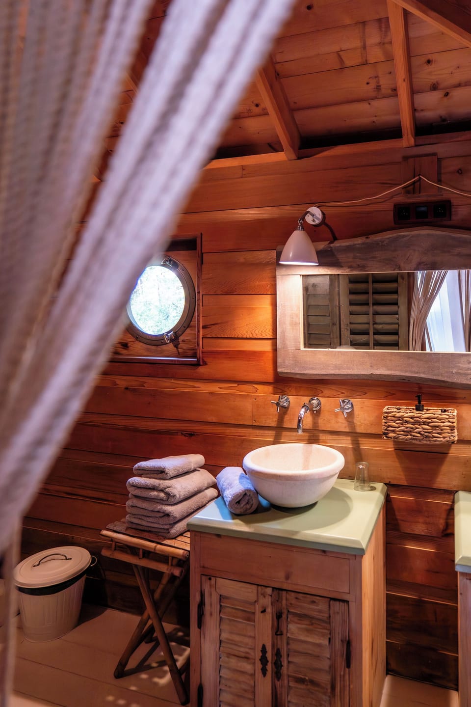 Tree House (Shere Khan) | Bathroom | Free toiletries, hair dryer, towels, soap