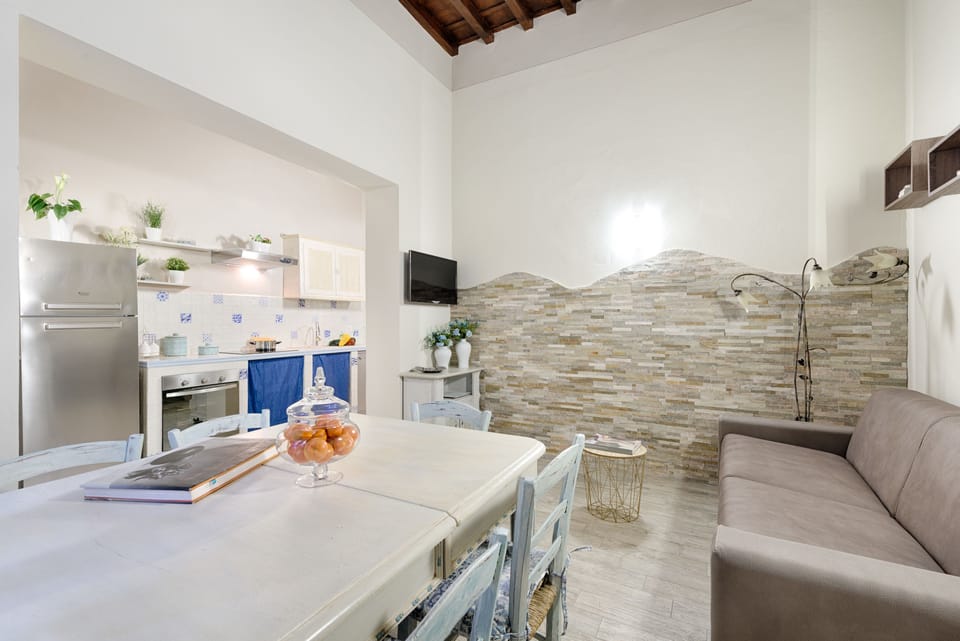 Comfort Condo, 2 Bedrooms | Living area