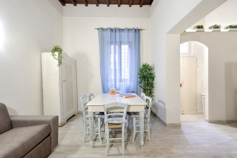 Comfort Condo, 2 Bedrooms | Living room