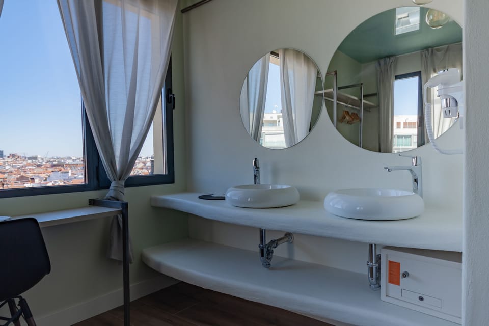 Triple Room, City View | In-room safe, soundproofing, free WiFi, bed sheets
