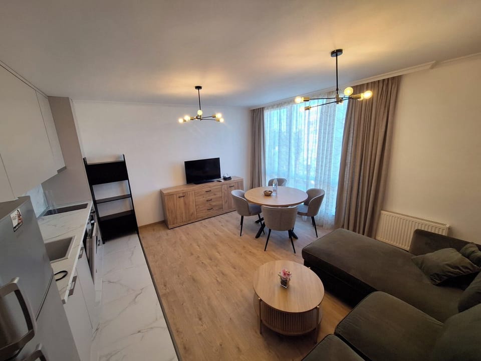 Family Suite, Multiple Beds, City View | Living area | Flat-screen TV