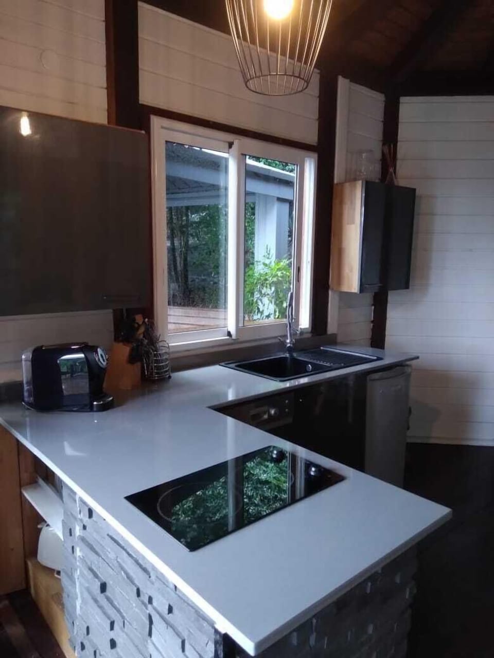 Romantic Bungalow, 1 Queen Bed, Non Smoking, Hot Tub | Private kitchen | Full-size fridge, microwave, oven, stovetop