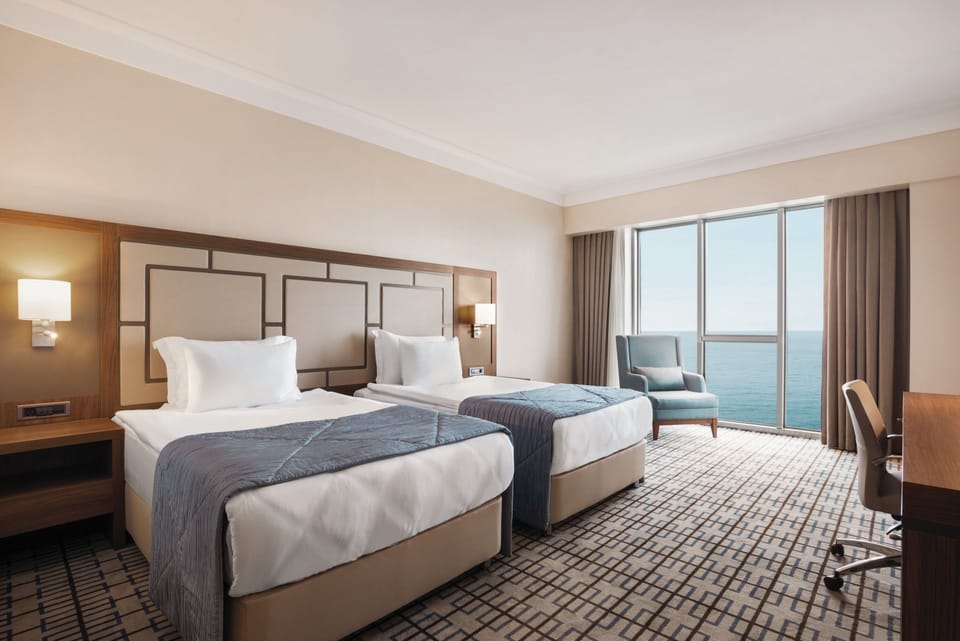 Egyptian cotton sheets, premium bedding, Select Comfort beds, minibar