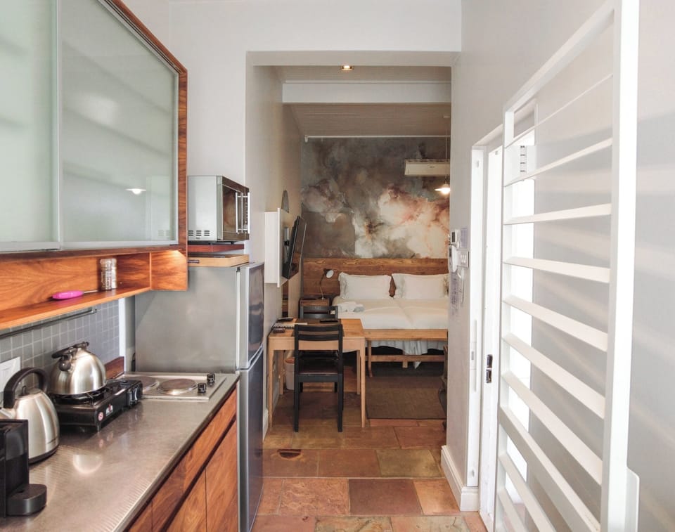 Laanhof 4 Studio Apartment | Premium bedding, in-room safe, individually decorated
