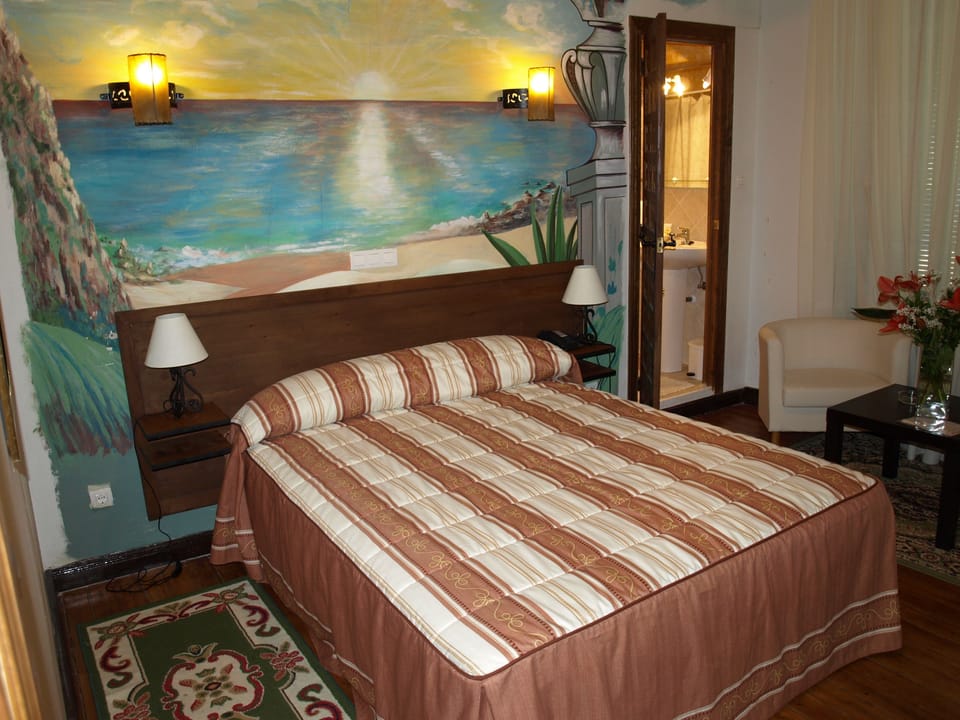 Double Room | Free WiFi, bed sheets