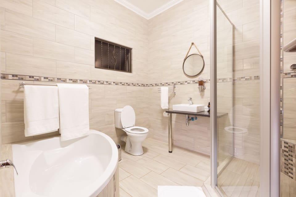 Family Unit | Bathroom | Free toiletries, hair dryer, towels