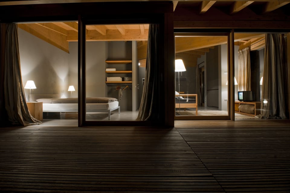 Superior Suite, Corner (4) | 1 bedroom, minibar, in-room safe, desk