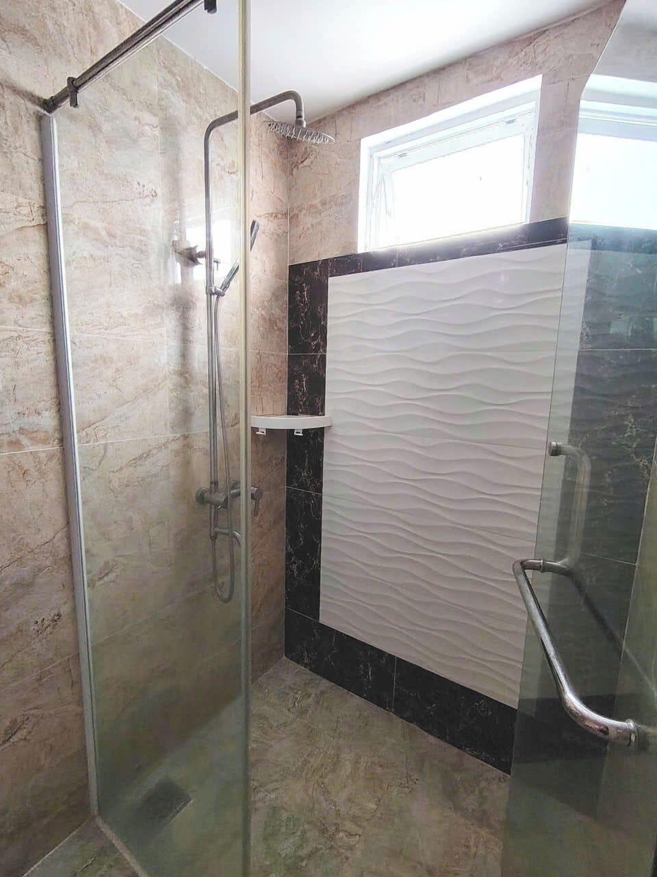 Deluxe Double Room, City View | Bathroom | Shower, free toiletries, hair dryer, slippers