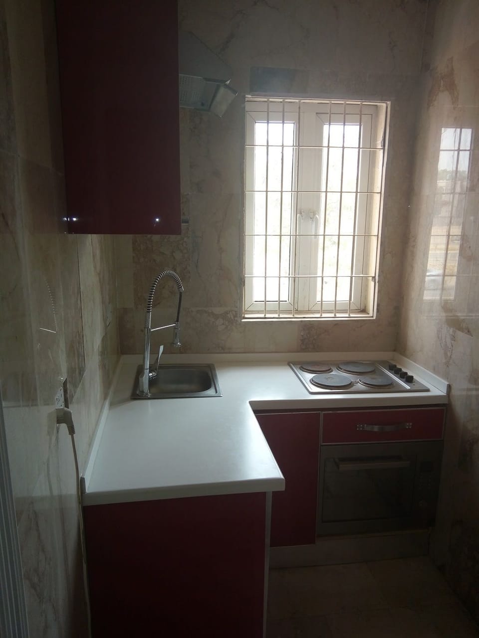 Executive Suite | Private kitchenette | Fridge, electric kettle