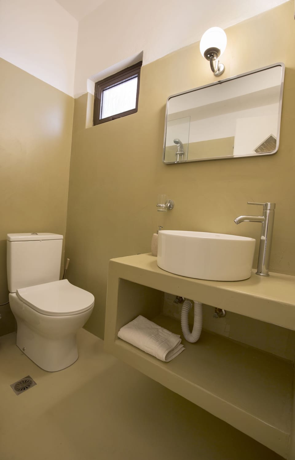 Bathroom sink