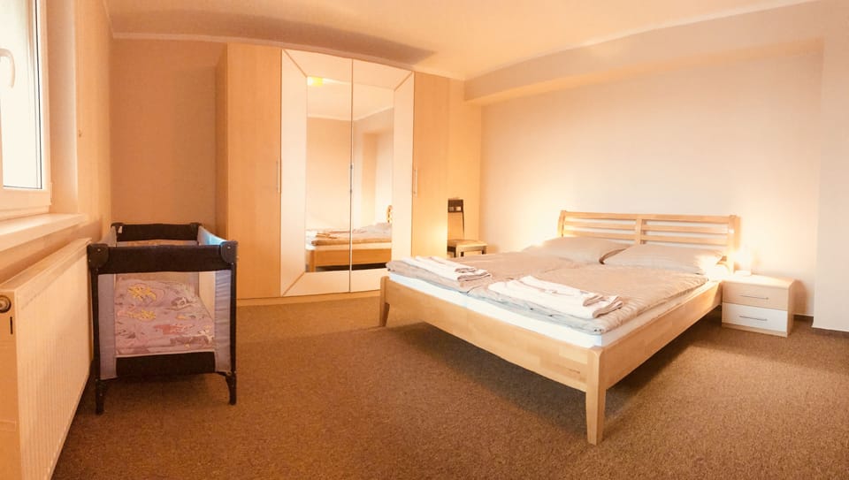 Comfort Apartment, 2 Bedrooms, Balcony, City View | Desk, WiFi (free), bed sheets