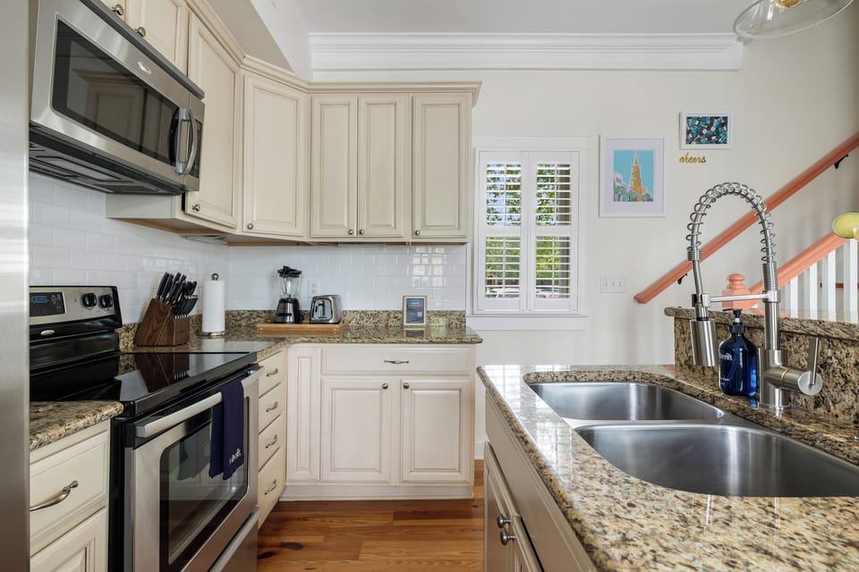 Cozy Charleston Cottage | Brandy Crusta