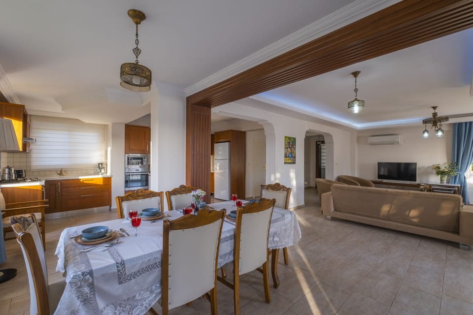 Luxury Villa, 4 Bedrooms | Private kitchen | Coffee/tea maker, full-size fridge, microwave, oven