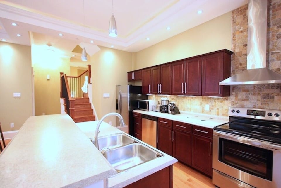 Luxury Condo, 2 Bedrooms, Partial Ocean View | Private kitchen | Full-size fridge, microwave, oven, stovetop