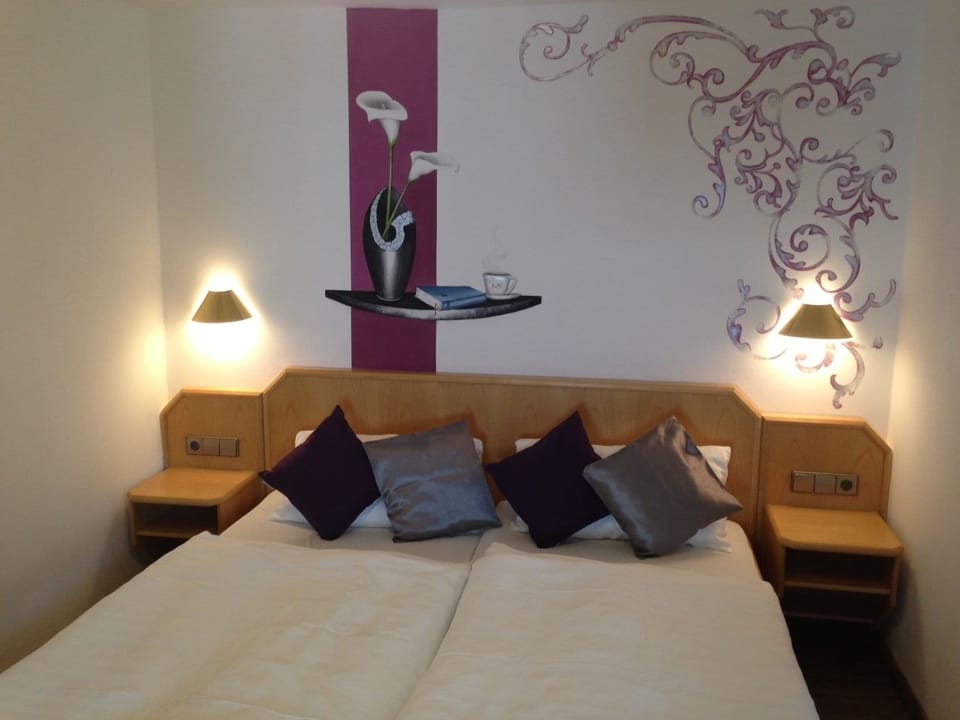 Comfort Double Room, 1 King Bed | Premium bedding, desk, soundproofing, iron/ironing board