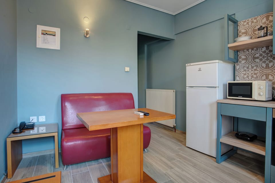 1 bedroom, in-room safe, desk, blackout drapes