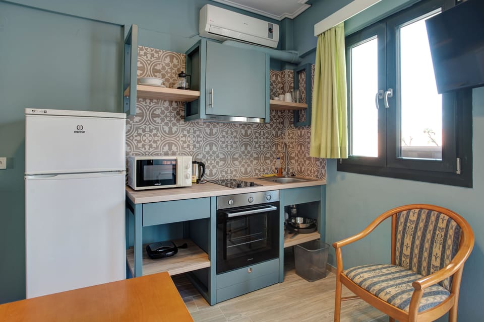 1 bedroom, in-room safe, desk, blackout drapes