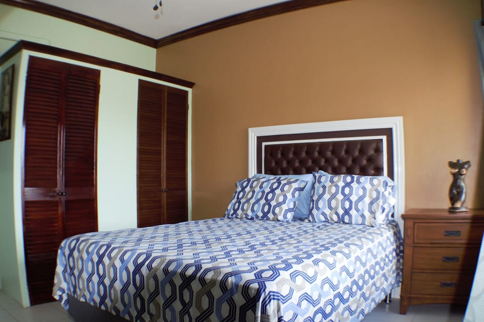 Luxury Apartment, 2 Bedrooms, Mountain View | 1 bedroom, Egyptian cotton sheets, premium bedding, in-room safe