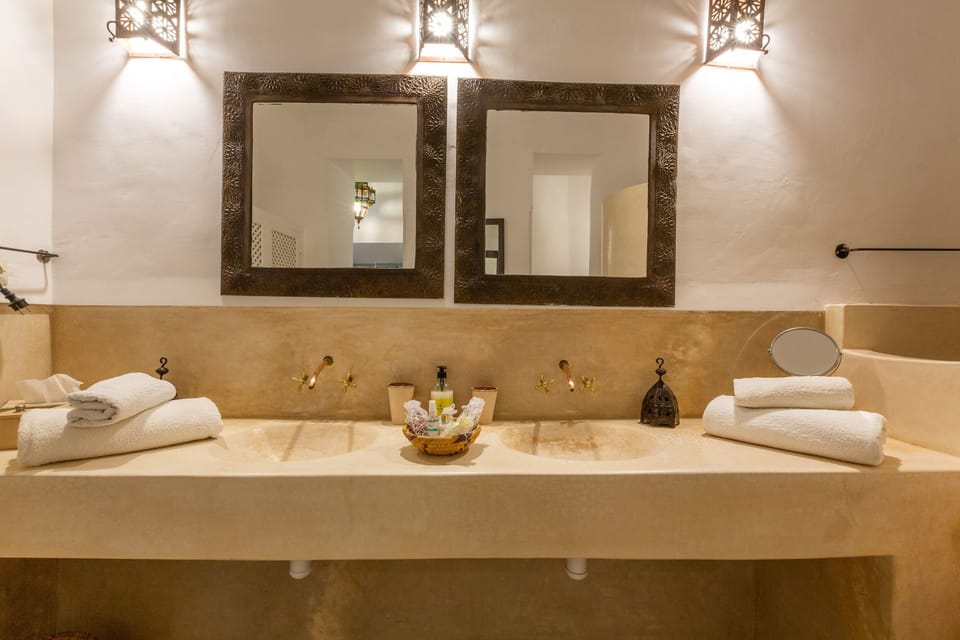 Suite (Tchaikana) | Premium bedding, in-room safe, iron/ironing board, free WiFi