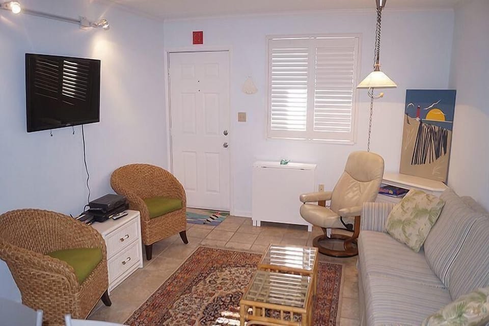 Condo, 2 Bedrooms | 2 bedrooms, iron/ironing board, free WiFi