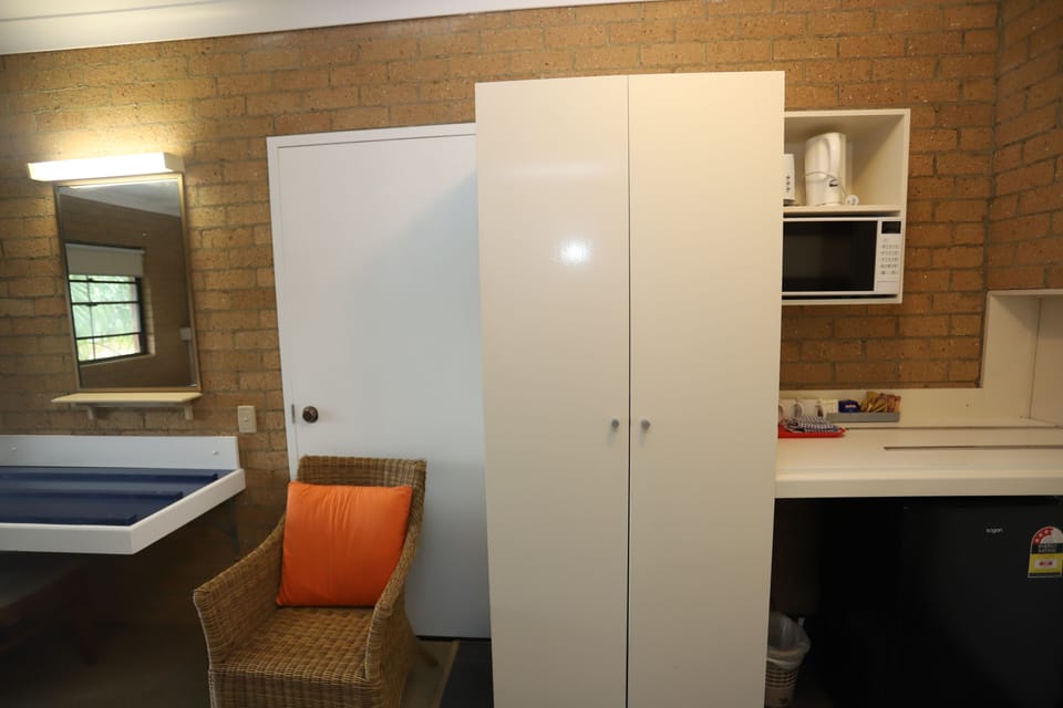 Standard Twin Room, (Room Upstairs) (NO Pets) | Desk, iron/ironing board, WiFi (free), individually furnished