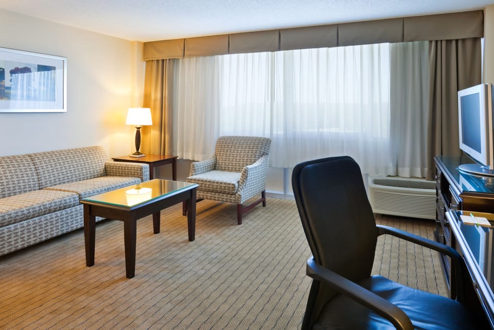 Suite, 1 Bedroom (Walk-In Shower) | Room amenity