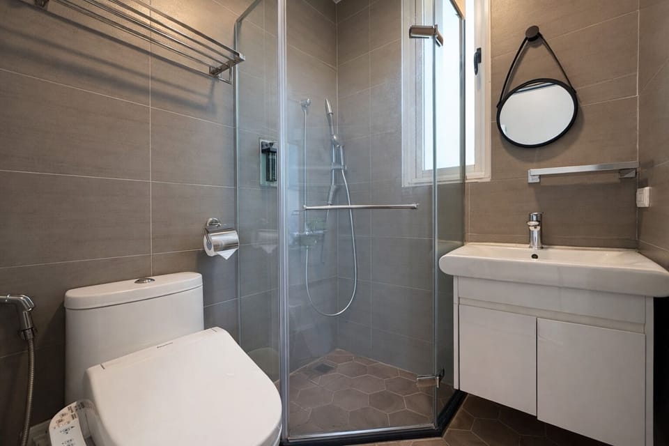 Double Room, Balcony | Bathroom | Shower, free toiletries, hair dryer, slippers