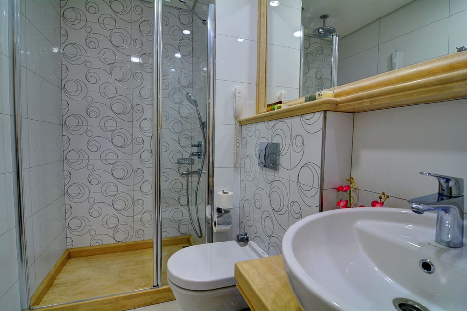 Bathroom shower