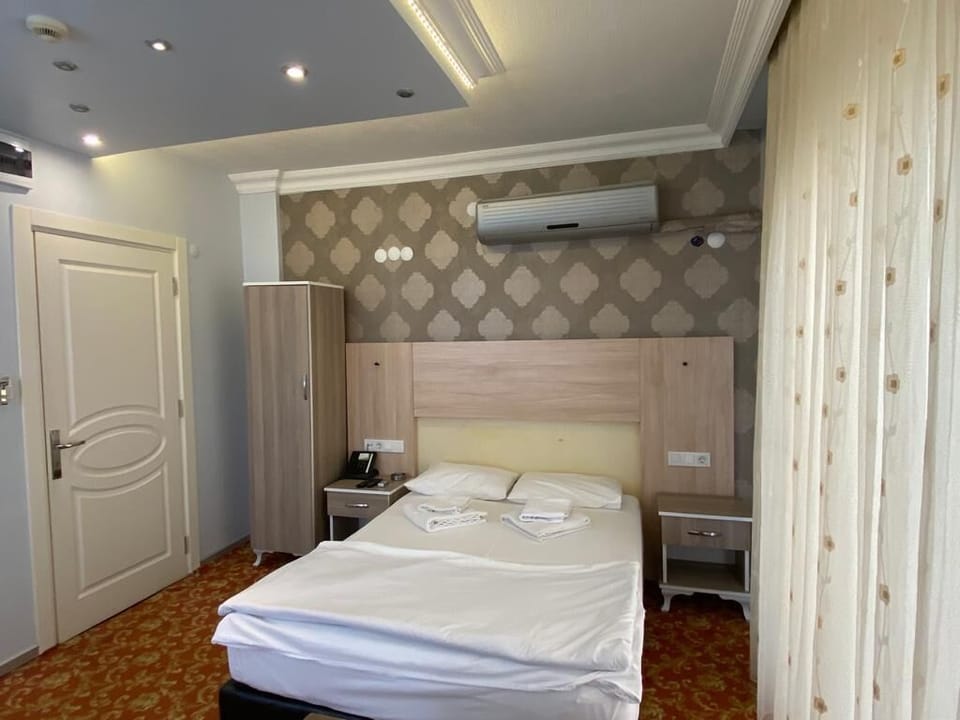 Minibar, in-room safe, free WiFi, bed sheets