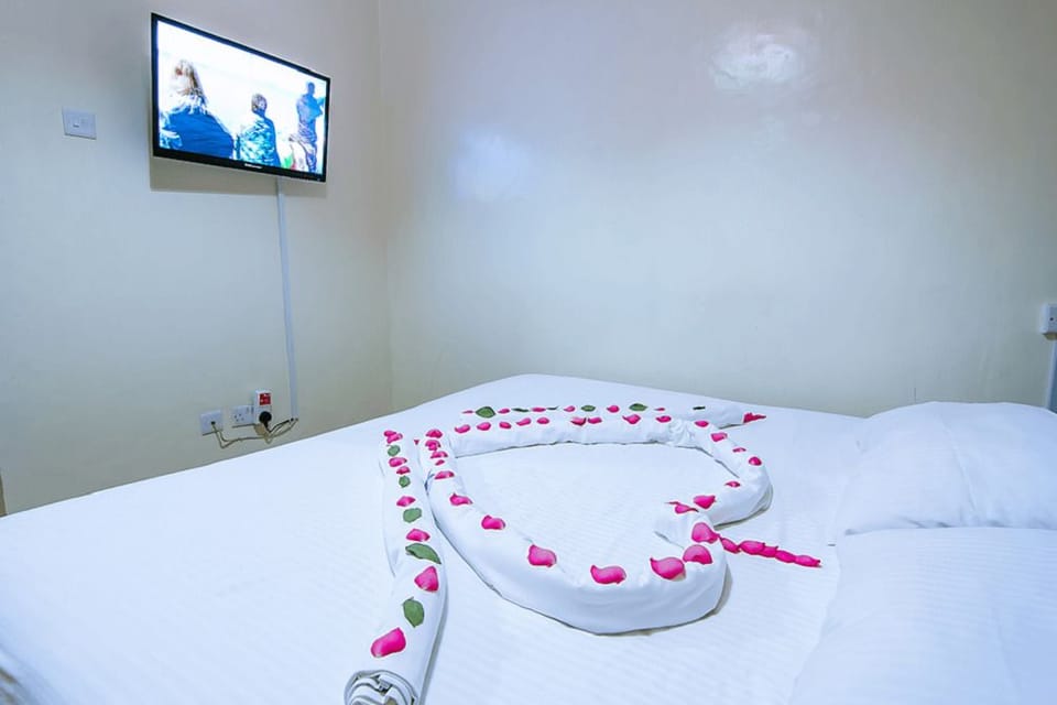 Premium bedding, in-room safe, desk, free WiFi