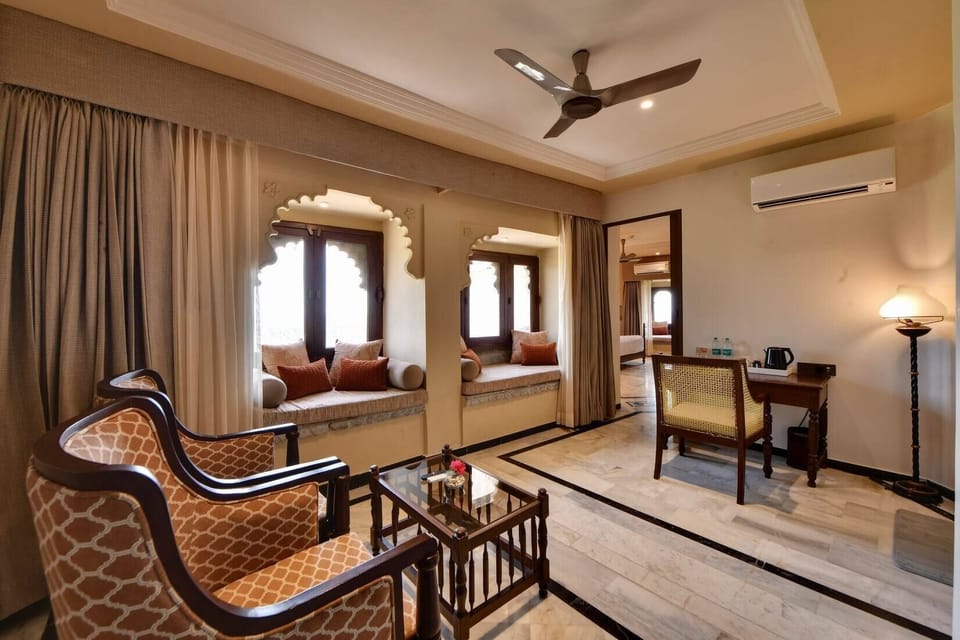 Hazel Suite With Bathtub | Premium bedding, down comforters, minibar, in-room safe