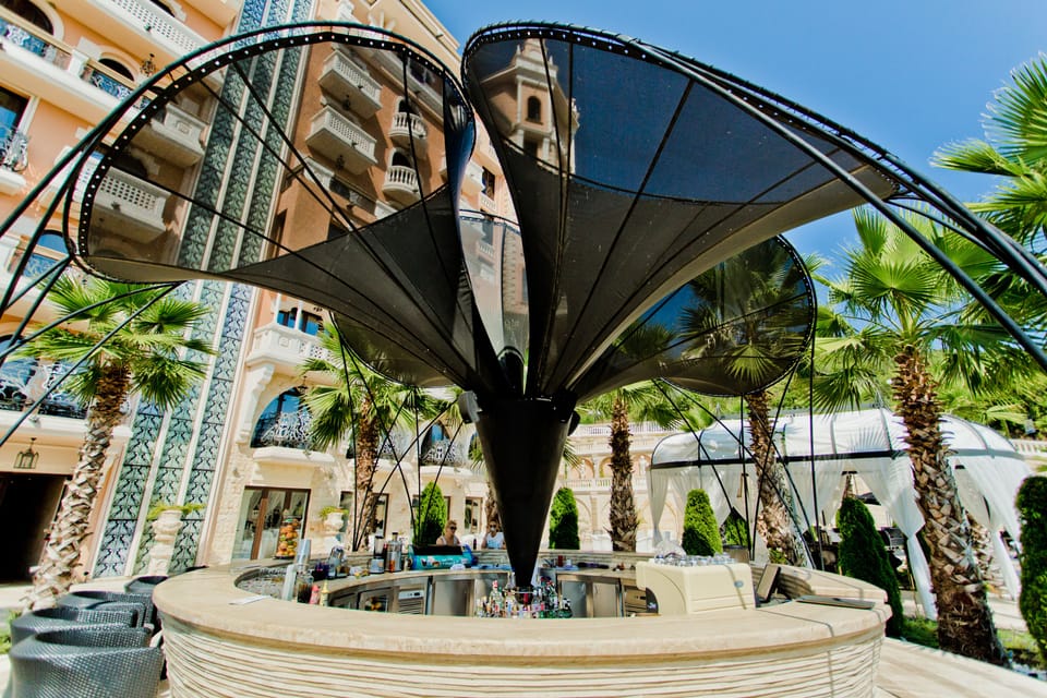 Poolside bar